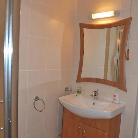 Guest house The Willows Whitby