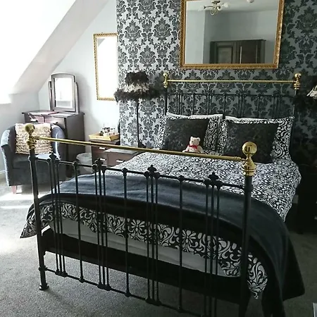 The Willows Guest house 4*