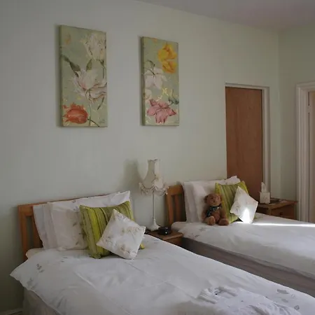 ゲストハウス The Willows ウィットビー